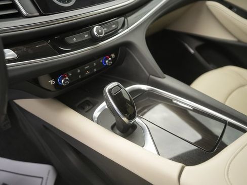 Used 2019 Buick Enclave Essence image 27