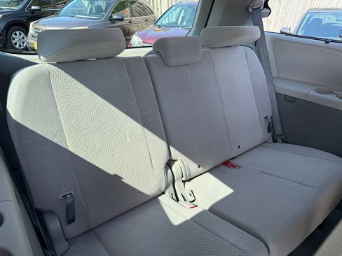 Used 2014 Toyota Sienna LE FWD image 72