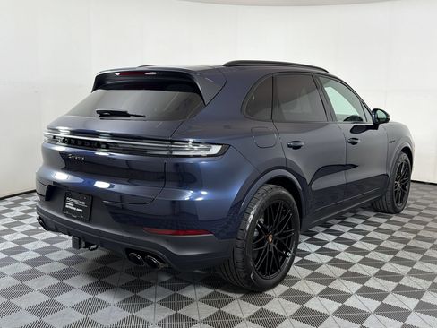 Certified 2026 Porsche Cayenne Coupe AWD/4WD image 10