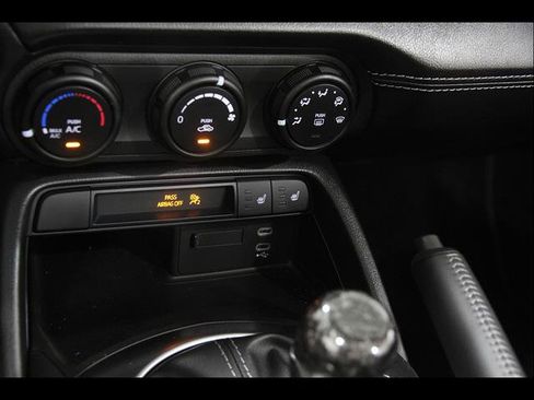Used 2025 MAZDA MX-5 Miata Club RWD image 14
