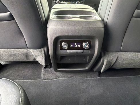 Used 2026 Chevrolet Traverse LT AWD/4WD image 19