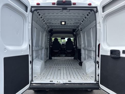 Used 2025 RAM ProMaster 2500 w/ Convenience Group FWD image 29