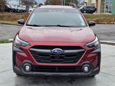 Used 2025 Subaru Outback Premium image 2