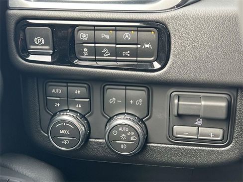 New 2026 GMC Yukon XL Denali w/ Denali Reserve Package image 22