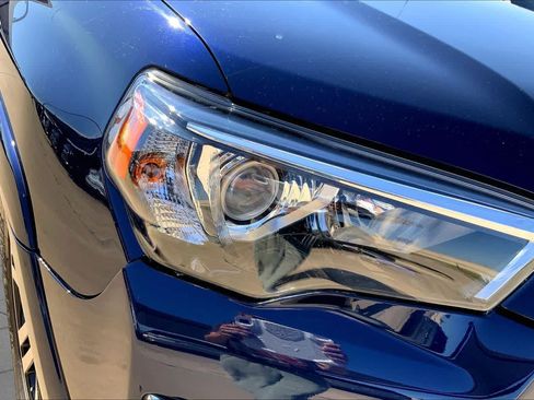 Used 2018 Toyota 4Runner Limited AWD/4WD image 27