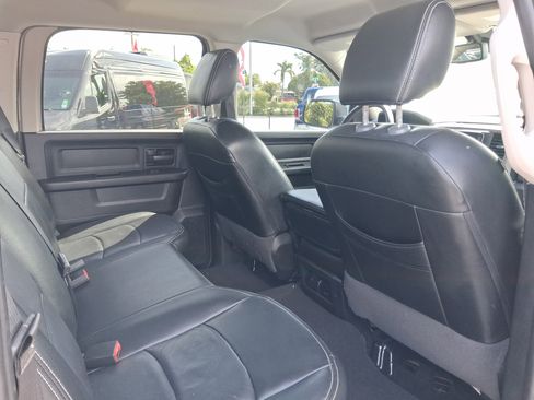 Used 2016 RAM 1500 Express RWD image 30