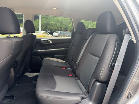 Used 2019 Nissan Pathfinder S FWD image 14