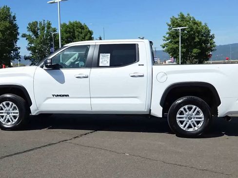Used 2024 Toyota Tundra SR5 w/ SR5 Premium Package AWD/4WD image 5
