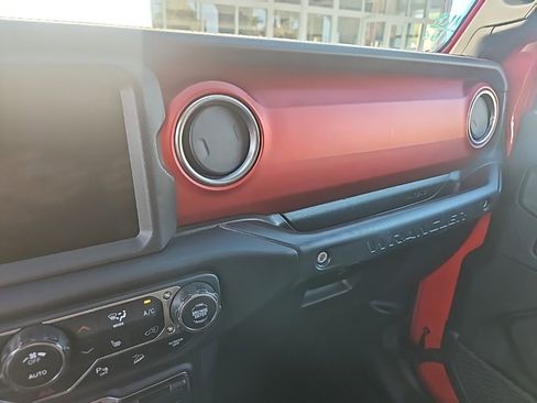 Used 2019 Jeep Wrangler Unlimited Rubicon image 12