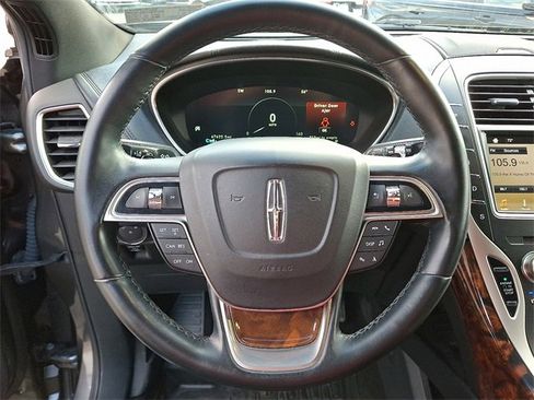 Used 2019 Lincoln Nautilus Select image 19