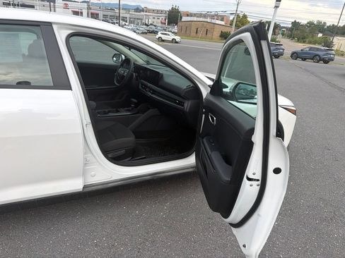 Used 2026 Kia K4 FWD image 23