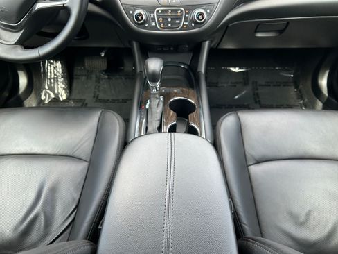 Used 2024 Chevrolet Malibu LT FWD image 12