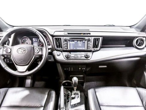 Used 2018 Toyota RAV4 SE w/ Power Extra Value Package FWD image 17