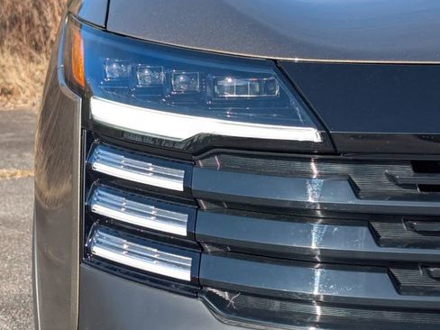 New 2026 Nissan Kicks SR image 9