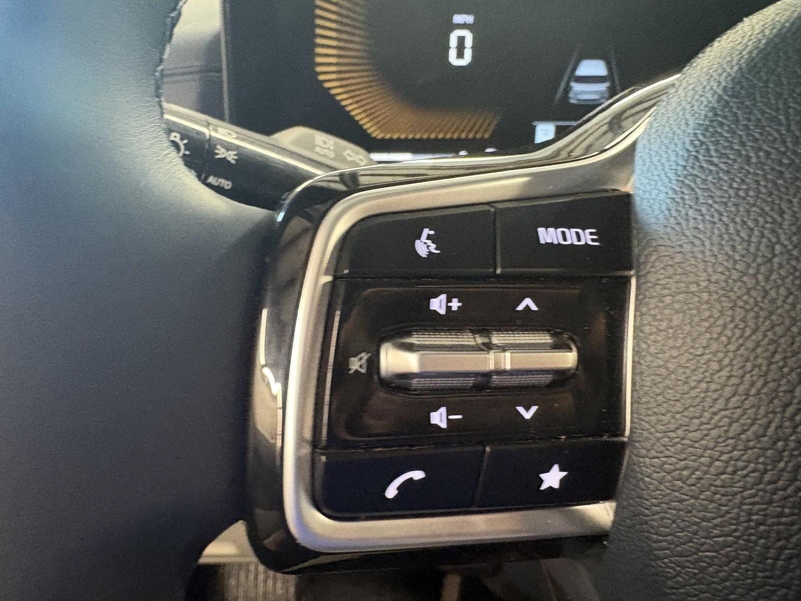 Certified 2026 Kia Carnival EX FWD image 29