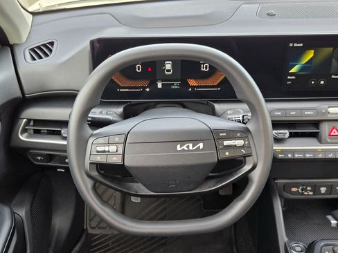 New 2026 Kia K4 LX image 25