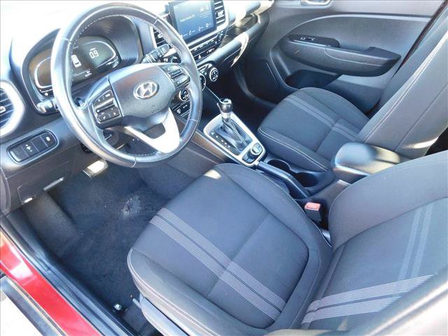 Used 2024 Hyundai Venue SEL FWD image 16