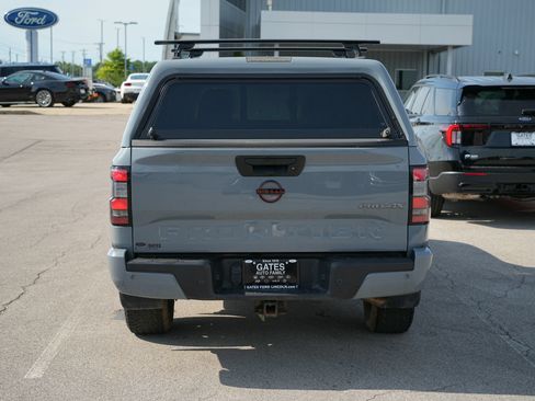 Used 2023 Nissan Frontier 4x4 Crew Cab image 6