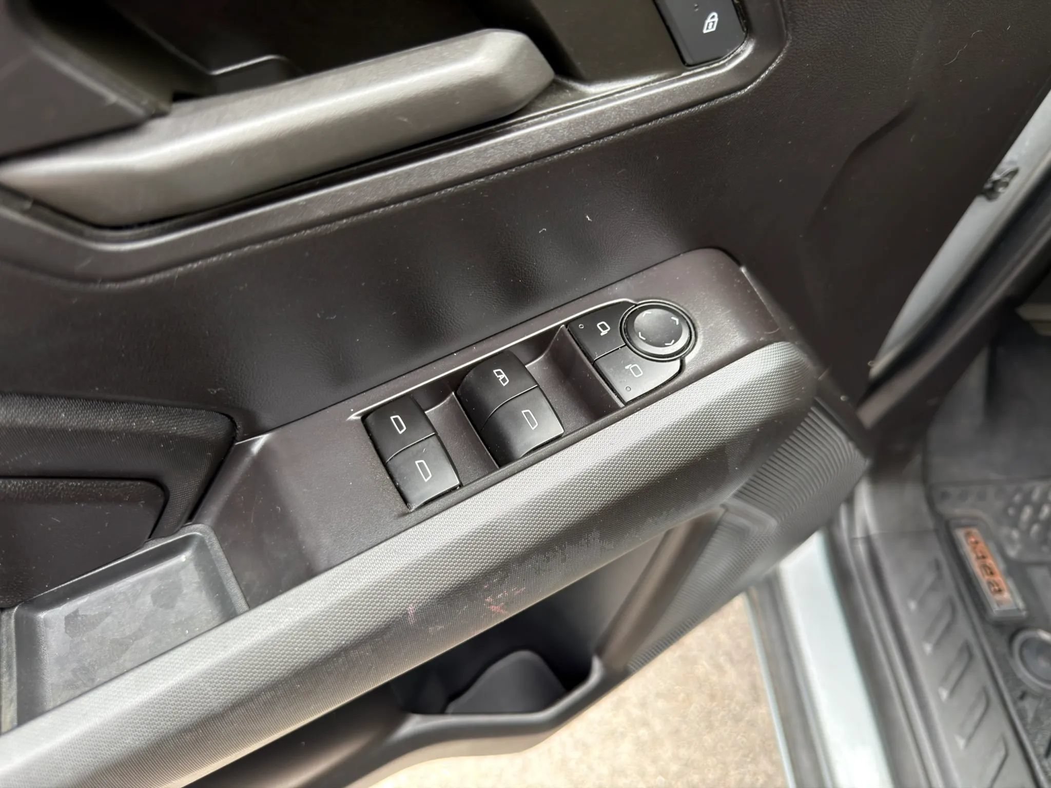 Used 2023 Chevrolet Colorado Trail Boss w/ Technology Package AWD/4WD image 35