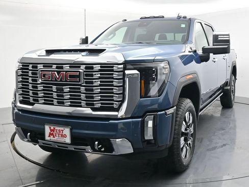 New 2026 GMC Sierra 2500 Denali image 2