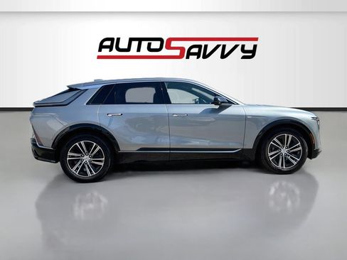 Used 2026 Cadillac Lyriq Luxury AWD/4WD image 8