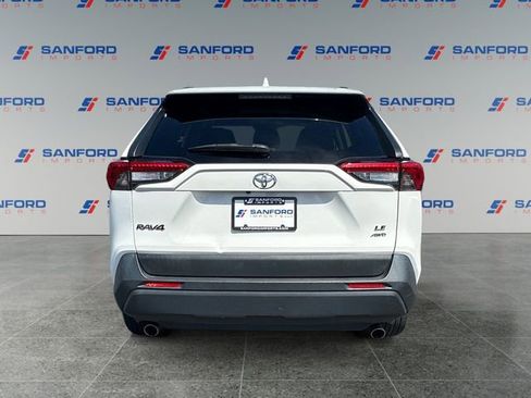 Used 2019 Toyota RAV4 LE w/ Carpet Mat Package AWD/4WD image 4