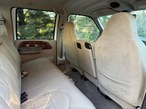 Used 2000 Ford F250 Lariat image 24