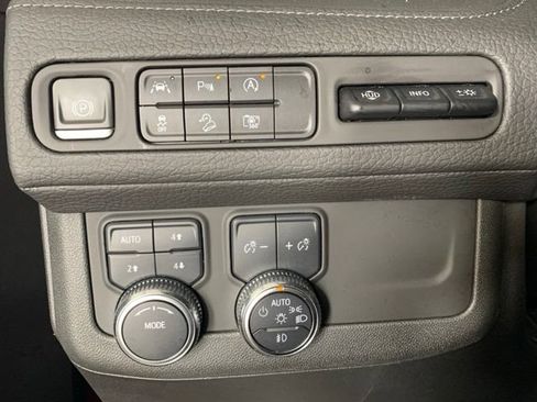 Used 2023 GMC Yukon XL Denali AWD/4WD image 24
