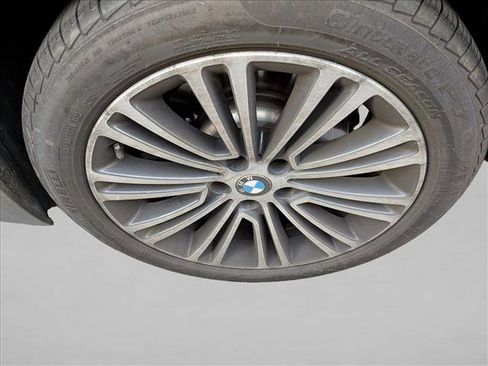 Used 2018 BMW 530i image 14