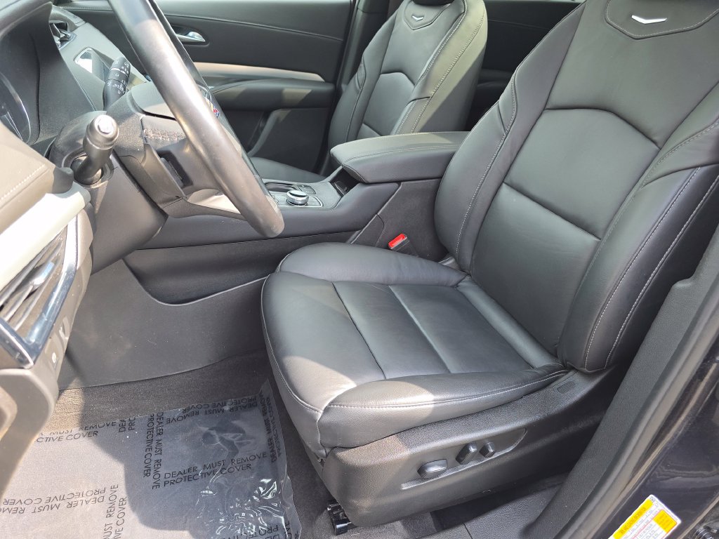 Certified 2023 Cadillac XT4 Premium Luxury w/ Cold Weather Package AWD/4WD image 16