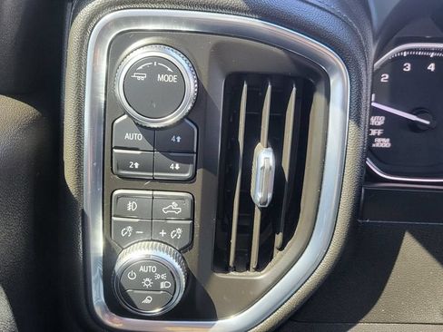 Used 2021 GMC Sierra 1500 SLT w/ X31 Off-Road Package AWD/4WD image 31