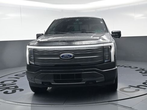 Used 2023 Ford F150 Lightning Lariat image 5