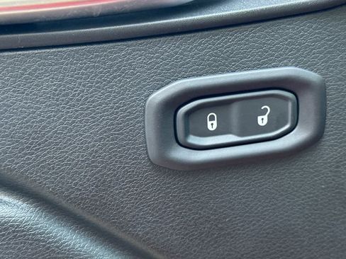 Used 2018 Jeep Wrangler Unlimited Sport S AWD/4WD image 13