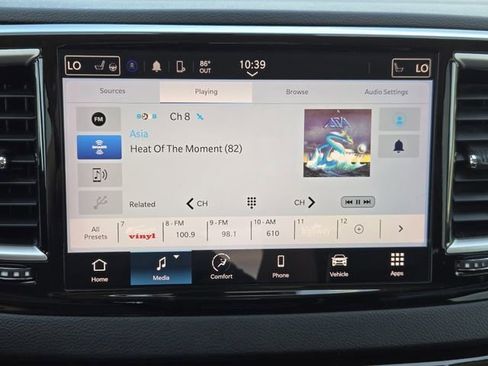 Used 2023 Chrysler Pacifica Touring-L FWD image 18