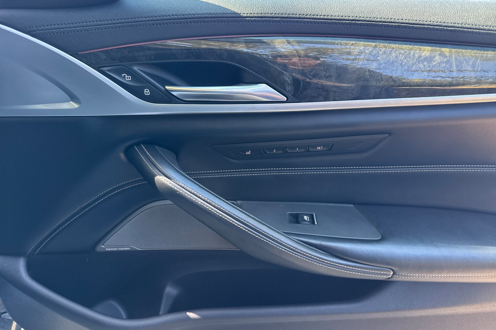 Used 2017 BMW 540i RWD image 19