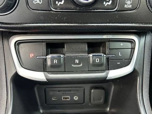 Used 2024 GMC Terrain SLE w/ Driver Convenience Package FWD image 28