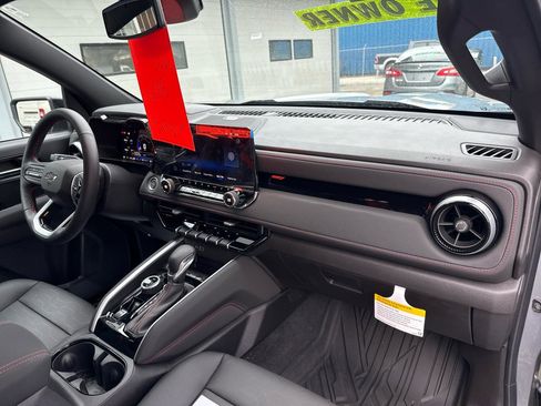 Used 2026 Chevrolet Colorado Z71 w/ Technology Package image 30