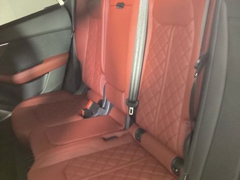 New 2026 Audi SQ8 Prestige image 11