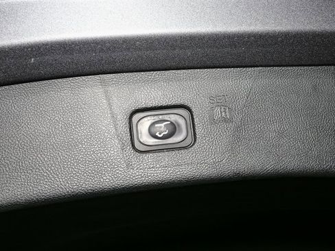 Used 2023 Ford Edge SEL w/ Convenience Package image 12