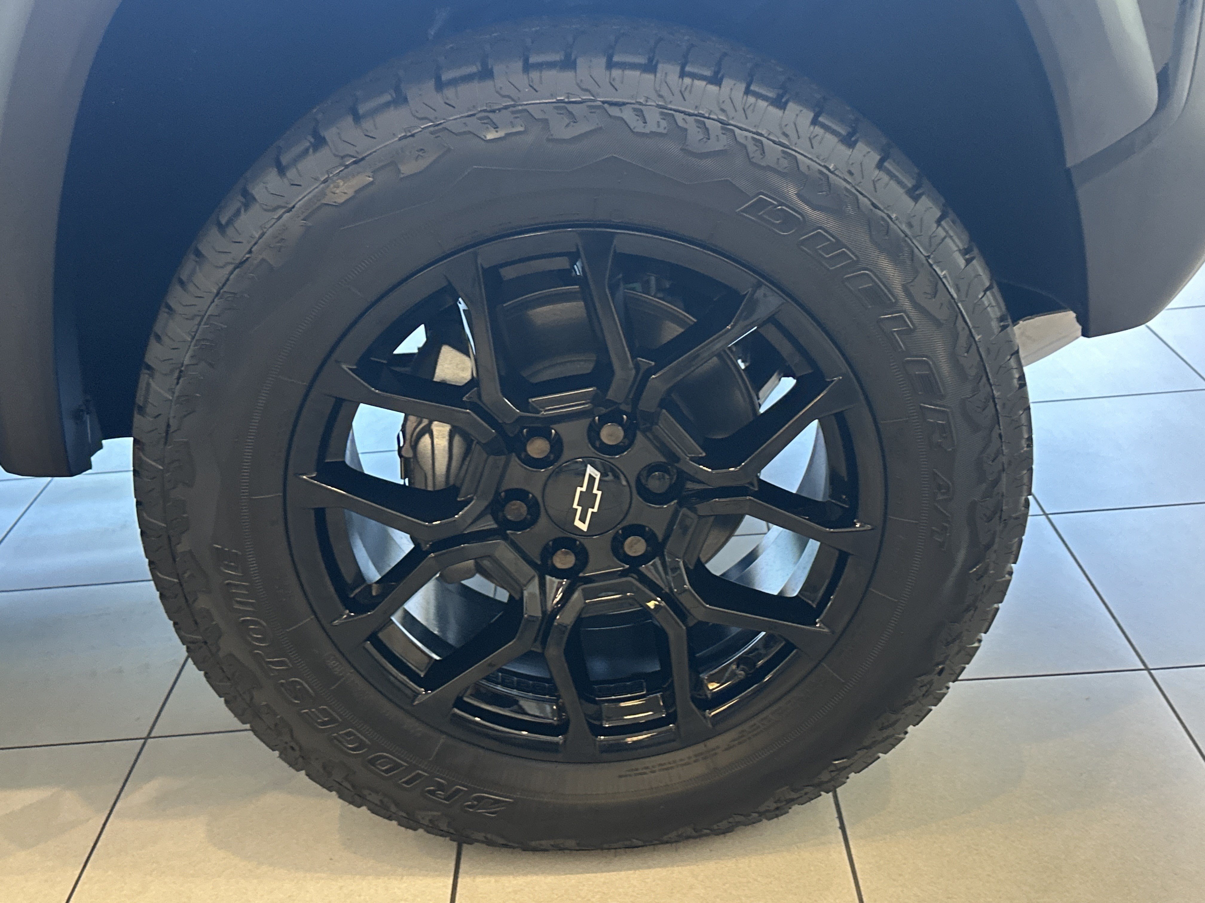New 2026 Chevrolet Colorado Trail Boss w/ Off-Road Front Bumper Package AWD/4WD image 12
