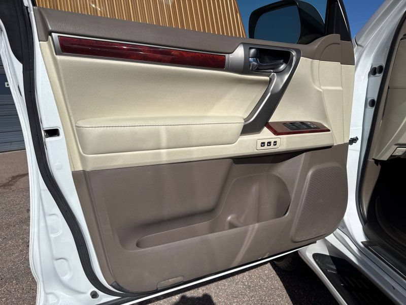 Used 2013 Lexus GX 460 Premium AWD/4WD image 28