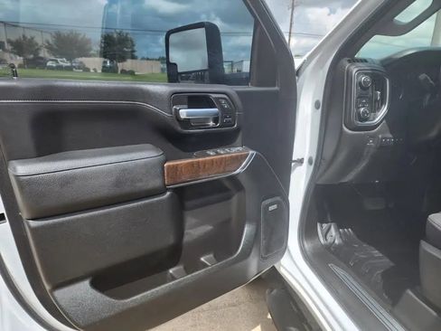Used 2023 Chevrolet Silverado 2500 LT RWD image 7