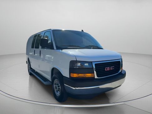 Used 2024 GMC Savana 2500 w/ Driver Convenience Package image 3