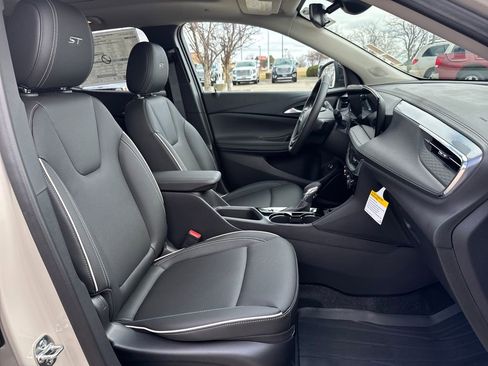 New 2026 Buick Encore GX Sport Touring w/ Studio Series image 38