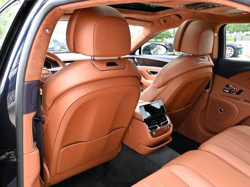 Used 2022 Bentley Flying Spur V8 AWD/4WD image 36