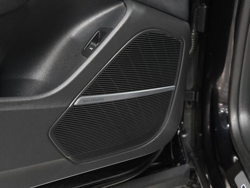 Used 2021 Audi Q8 Premium Plus w/ Premium Plus Package image 26