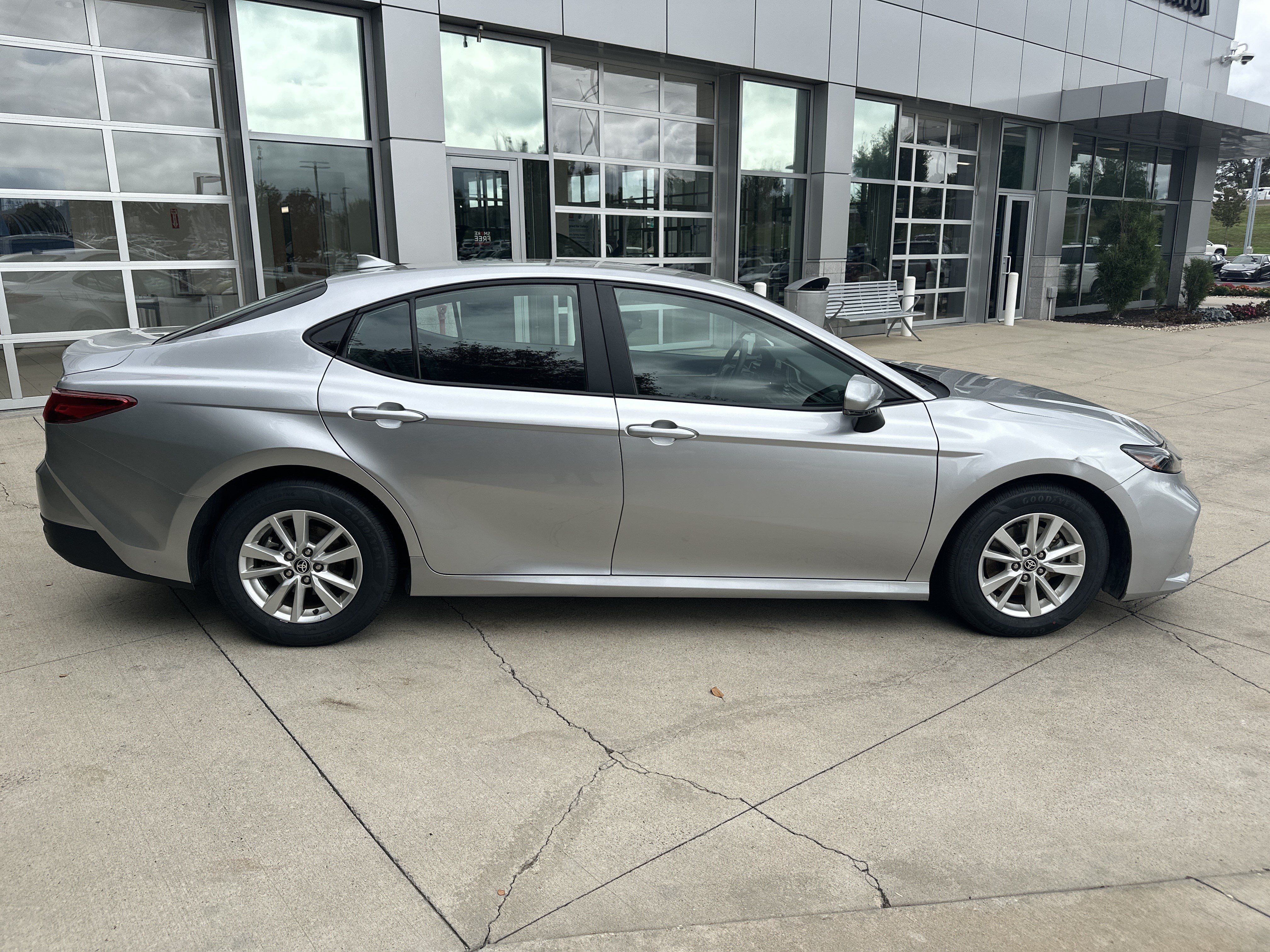 Used 2025 Toyota Camry LE FWD image 10