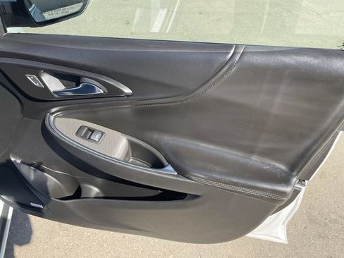 Used 2018 Chevrolet Malibu LT w/ Leather Package FWD image 16