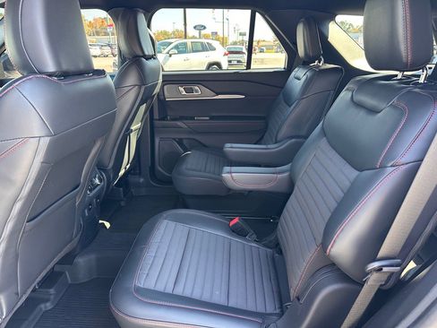 Certified 2025 Ford Explorer ST-Line image 12
