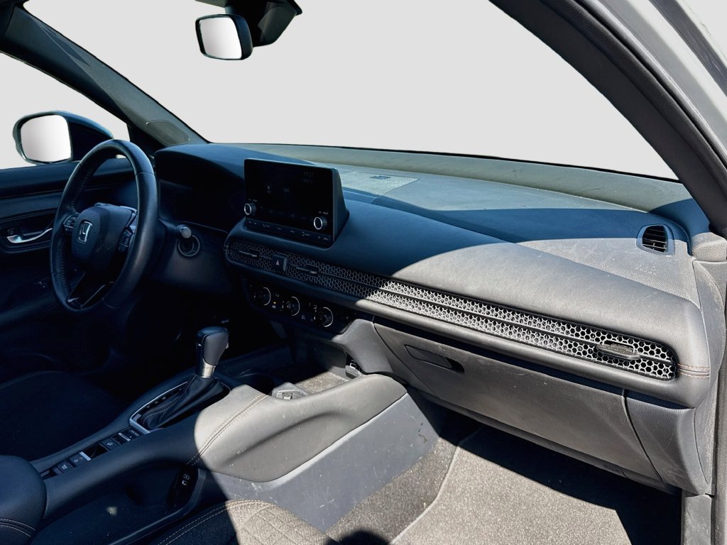 Used 2025 Honda HR-V Sport image 37